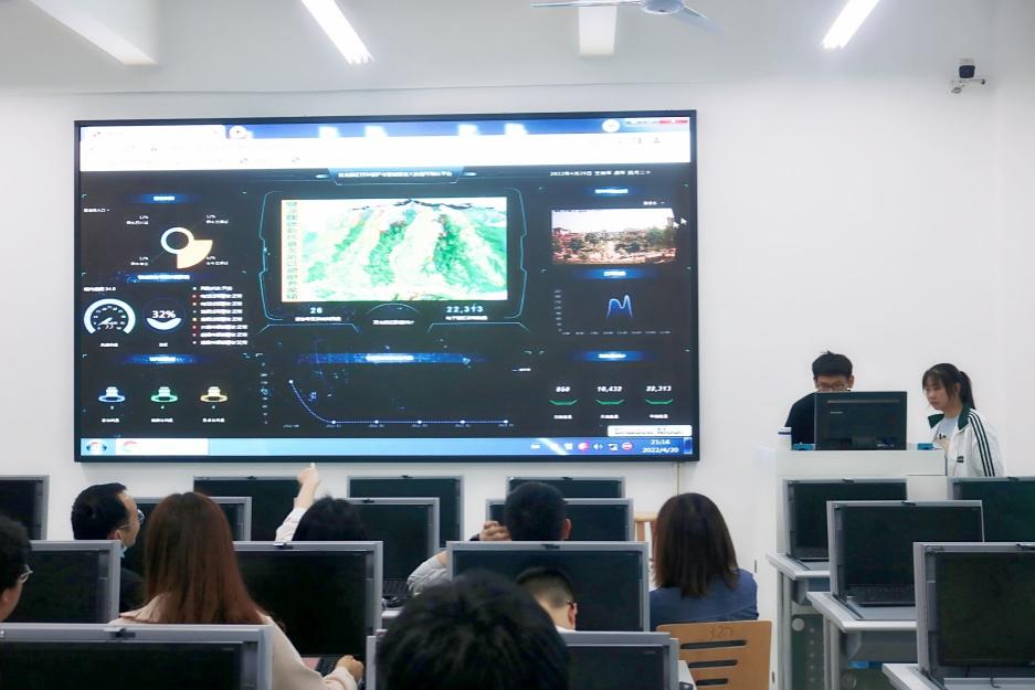 说明: E:\李婧雯辅导员工作\团总支工作\2022年华迪杯计算机设计大赛四川省级赛+校赛\3- 4月计算机设计大赛 校赛\计算机设计大赛照片\软件应用开发 信息可视化设计组\IMG_8447_proc.jpg 说明: E:\李婧雯辅导员工作\团总支工作\2022年华迪杯计算机设计大赛四川省级赛+校赛\3- 4月计算机设计大赛 校赛\计算机设计大赛照片\软件应用开发 信息可视化设计组\IMG_8447_proc.jpg